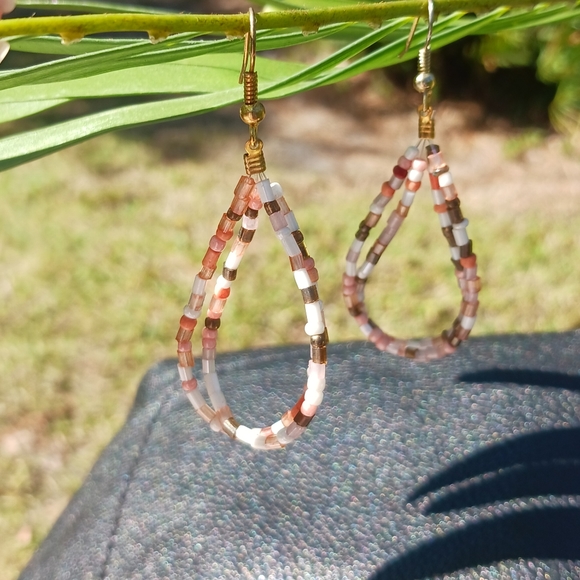 2 items Memory Coil Bracelet & Bead Earring Pink, Rose, Brown & Coral colors - Picture 8 of 15